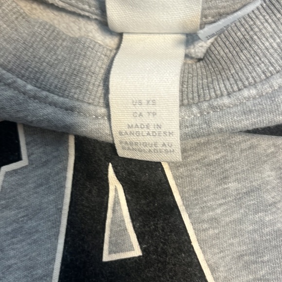 H&M Yale crewneck - Picture 3 of 3